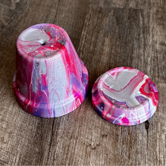 Hand painted 3.5 inch acrylic terracotta flower pot with saucer pink glitter - Picture 11 of 11